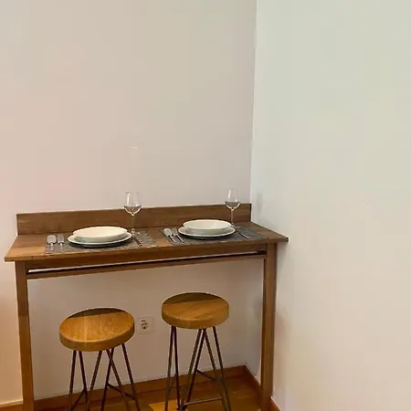 Apartment 20, Centar
